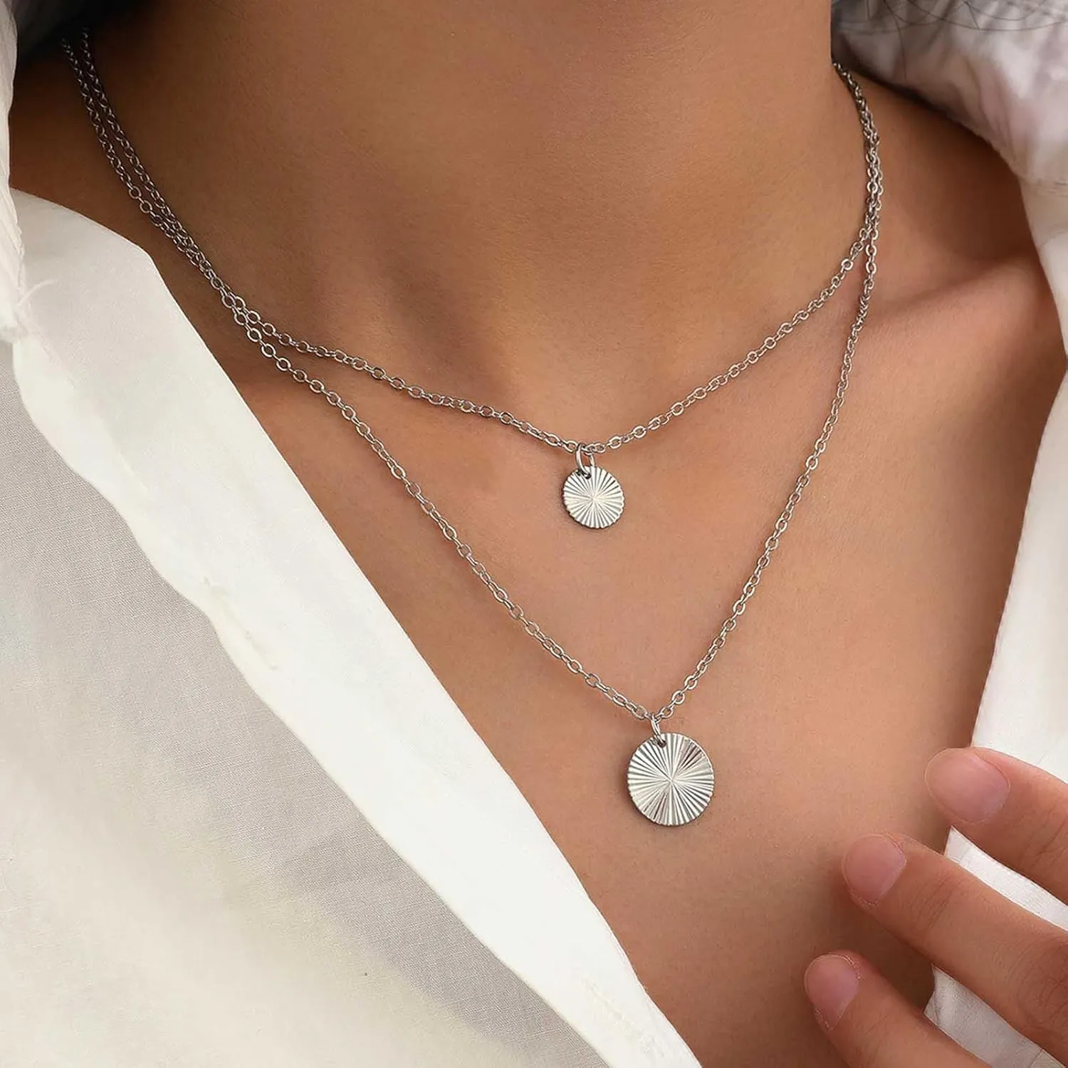 Bohemia Layered Coin Disc Necklace Textured Disc Pendant Necklace Gold Round Coin Necklace Tiny Disk Necklace Chain Jewelry for Women
