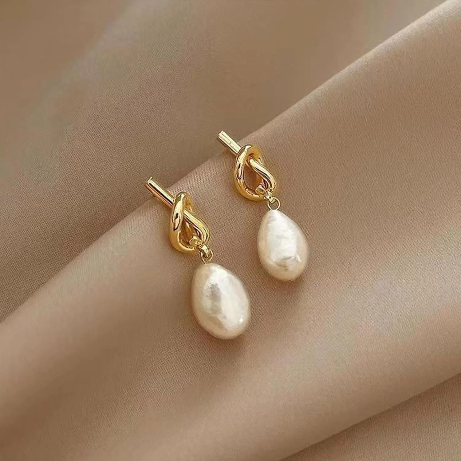 Boho Baroque Pearl Dangle Earrings - Elegant Wedding & Statement Studs for Guest Dresses Accessories