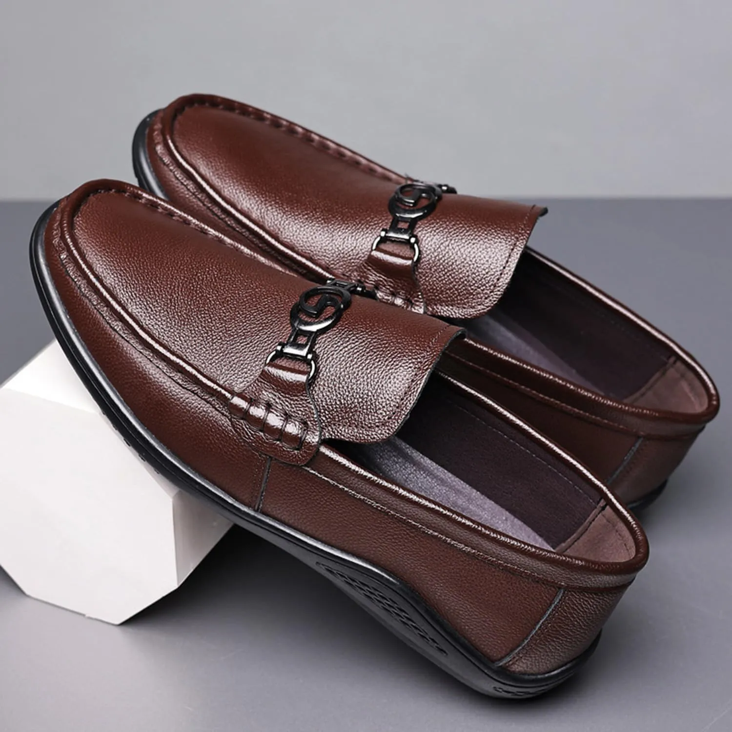 Men's Slip-On Loafers Formal Dress Shoes Chain Non-Slip Comfy Business Shoes Classic Boat Shoes