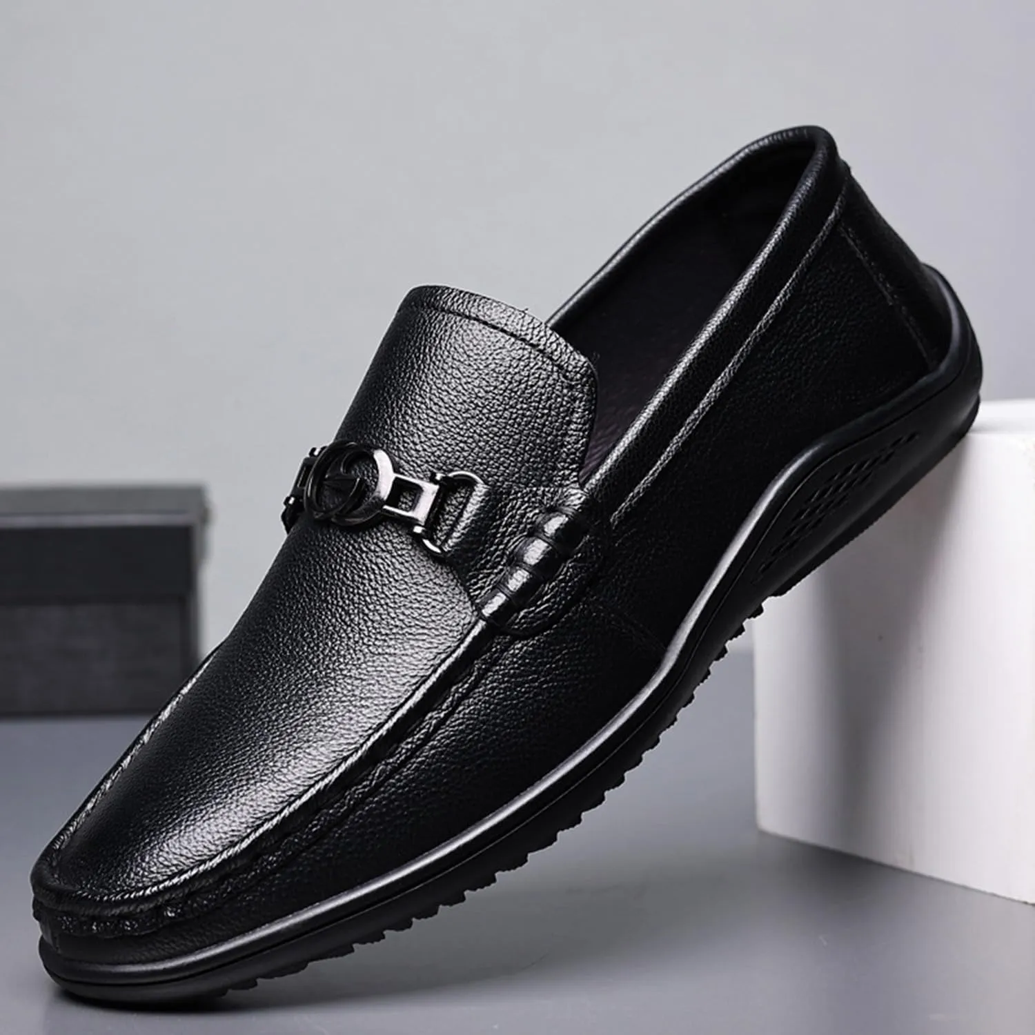 Men's Slip-On Loafers Formal Dress Shoes Chain Non-Slip Comfy Business Shoes Classic Boat Shoes